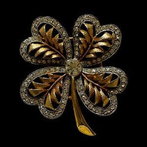 Vintage Signed JJ Jonette Goldtone Four Leaf Clover Brooch With Rhinestones